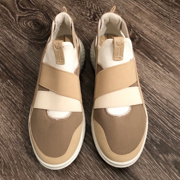Ecco Women's St.1 Lite Slip-On Sneakers - Picture 9 of 10